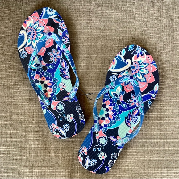 NEW Vera Bradley Lotus Flower Swirl Print Flip Flops - Picture 1 of 3